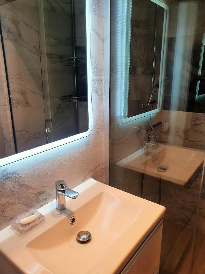 Apartament Beige Z Ogrodkiem Dziwnowek Exterior photo