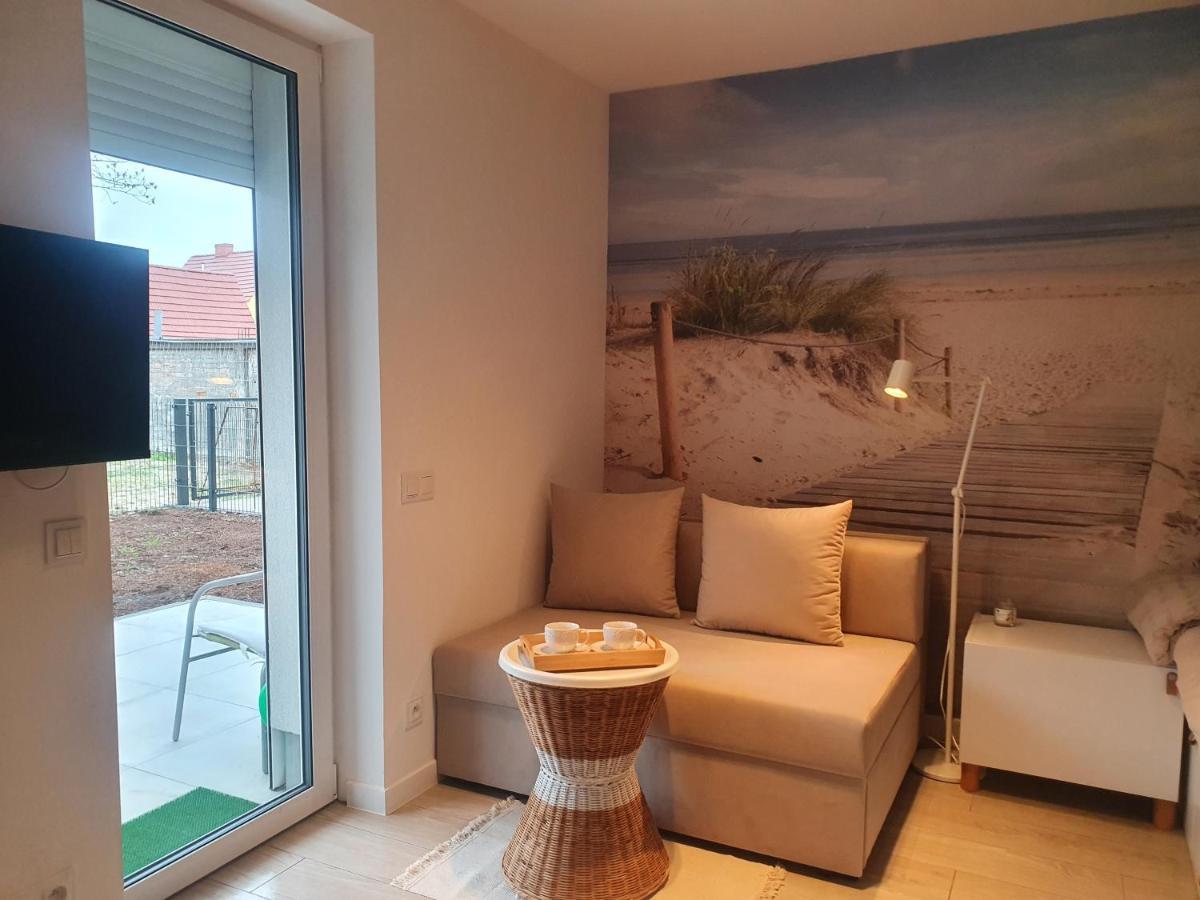 Apartament Beige Z Ogrodkiem Dziwnowek Exterior photo