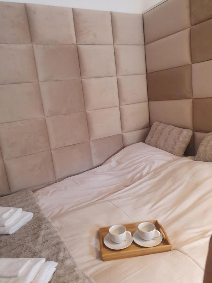 Apartament Beige Z Ogrodkiem Dziwnowek Exterior photo