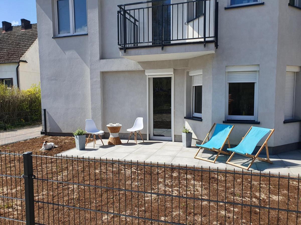 Apartament Beige Z Ogrodkiem Dziwnowek Exterior photo