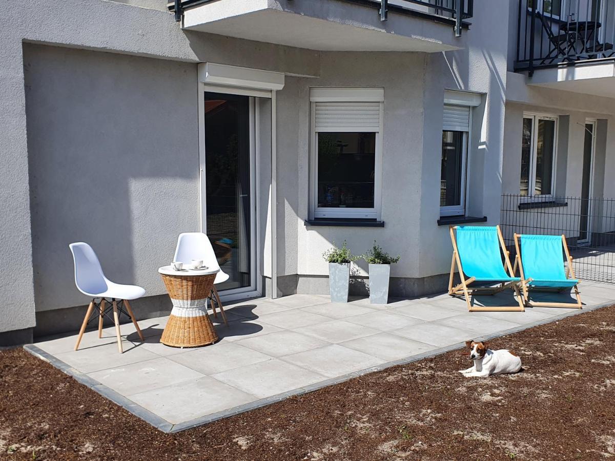 Apartament Beige Z Ogrodkiem Dziwnowek Exterior photo
